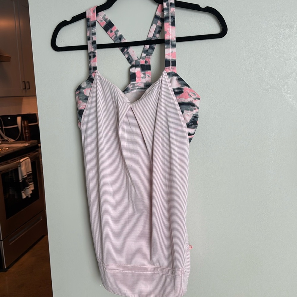 Lululemon top size 8